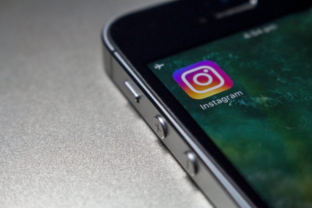 war between instagram and snapchat