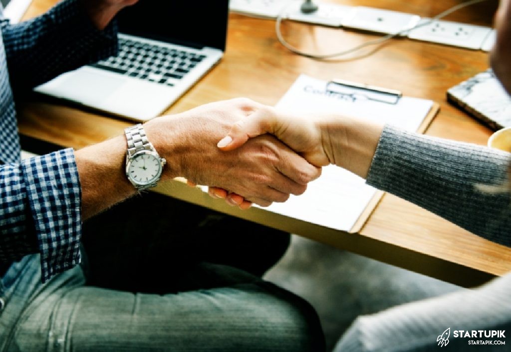 How can we handle different people with different approach to a project?