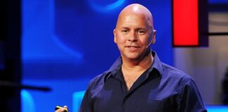 Derek Sivers: The CD Baby Founder’s Lessons on Simplicity and Business